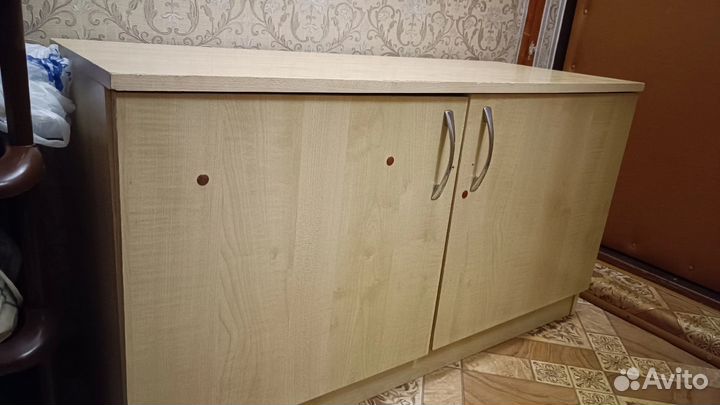 Шкафчик двухдверный