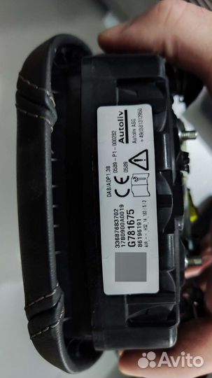 68766837 Подушка BMW на руль