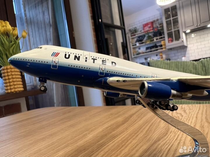 Модель самолета UA B747-400 Gemini Jets 1:400
