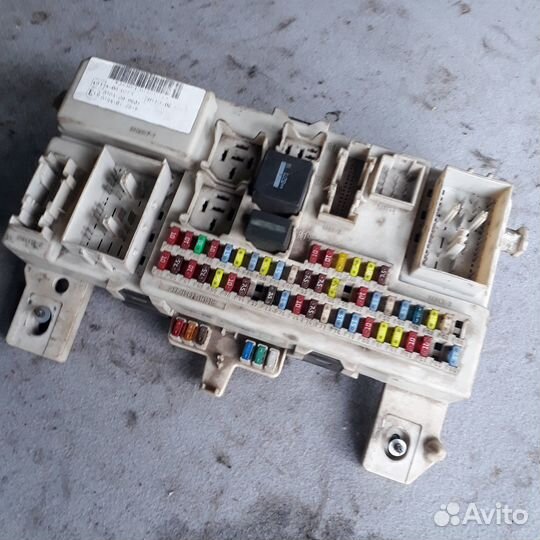 Блок предохранителей (салонный) Форд Фокус 2