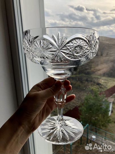 Хрусталь -вазы на ножке,пепельница