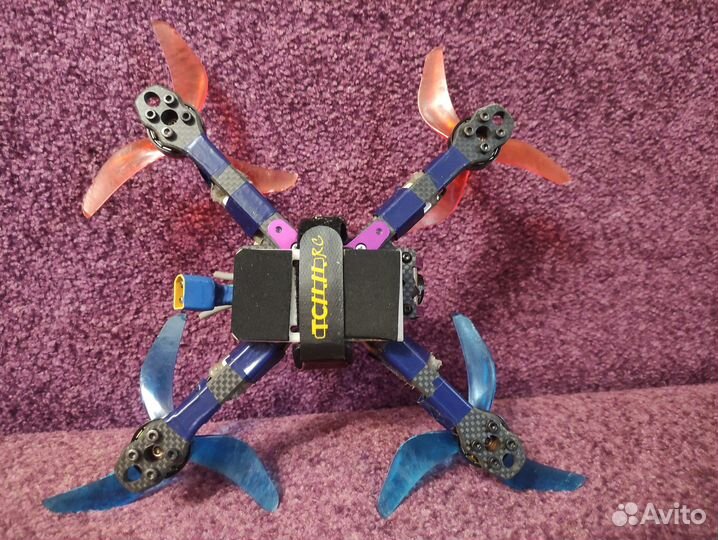 Гоночный квадрокоптер