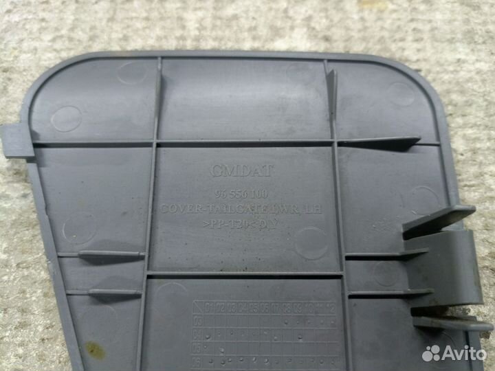 Левая крышка обшивки багажника Chevrolet Lacetti