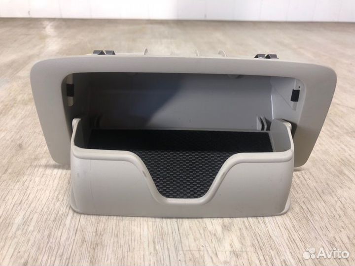 Очечник передний Mitsubishi Outlander Xl CW 2007