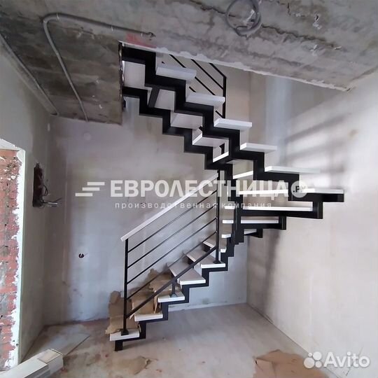 Лестница на двух косоурах