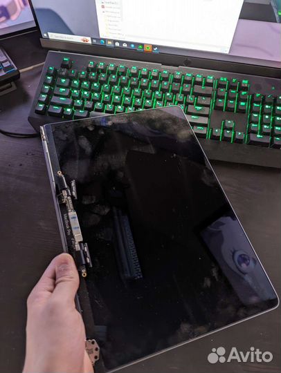 Экран Macbook pro 13 2017 разбитый