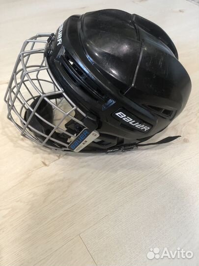 Хоккейный шлем