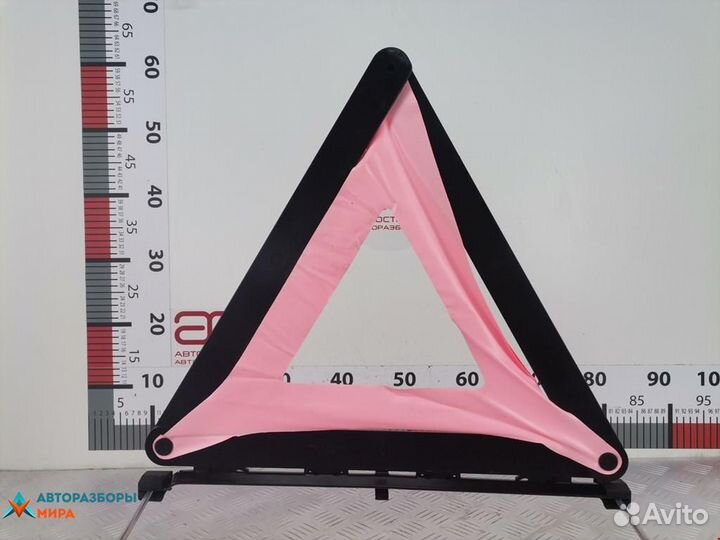 Знак аварийной остановки Volkswagen Passat B5 1999