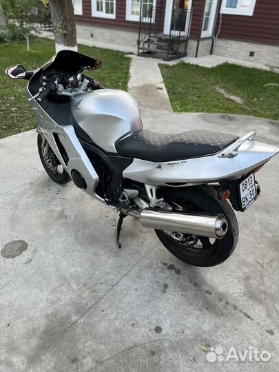 Honda cbr 1100