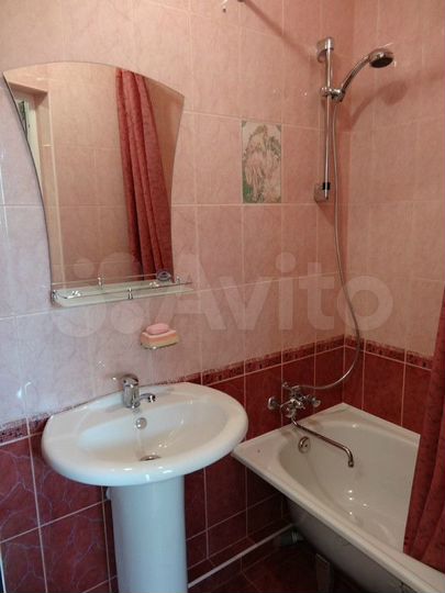 Комната 15 м² в 8-к., 2/2 эт.