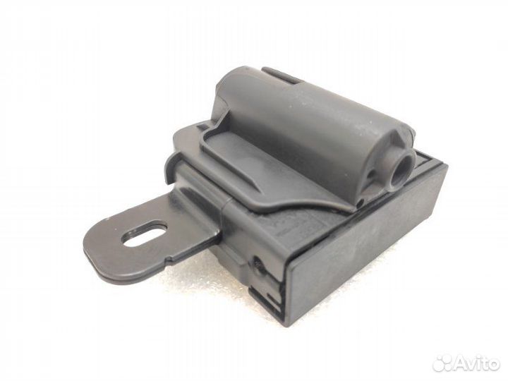 Замок капота левый Volvo S60 2 D4204T 2011