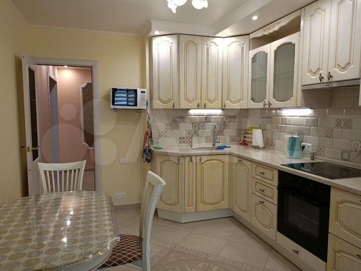 2-к. квартира, 62 м², 6/17 эт.