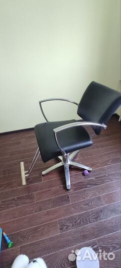 Парикмахерское кресло бу