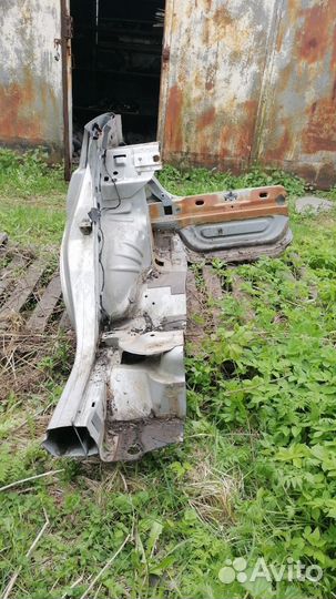 Крыло правое заднее Форд Мондео 3 седан