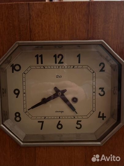 Часы янтарь