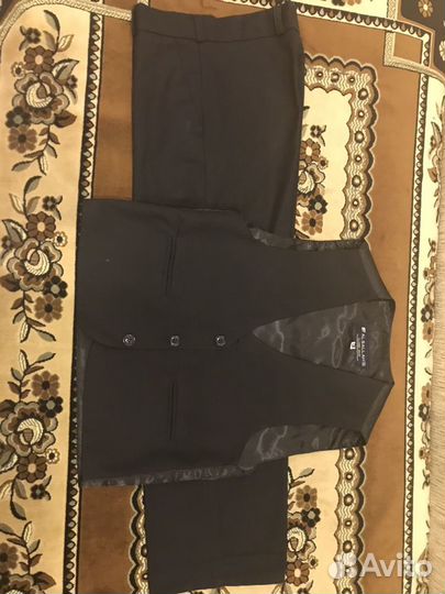 Школьный костюм(тройка)