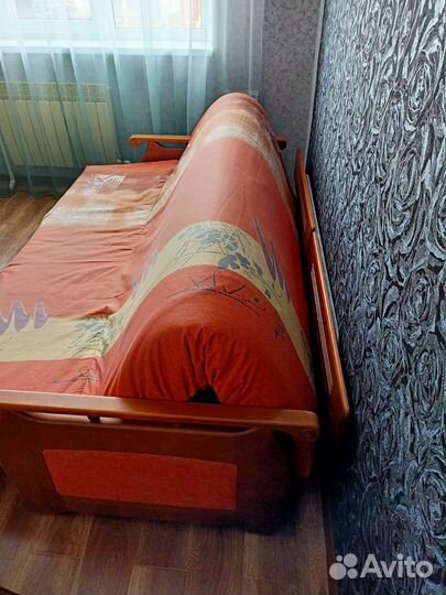 Диван с металокаркасом бу