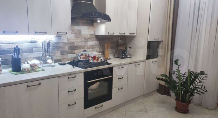 2-к. квартира, 63 м², 1/4 эт.