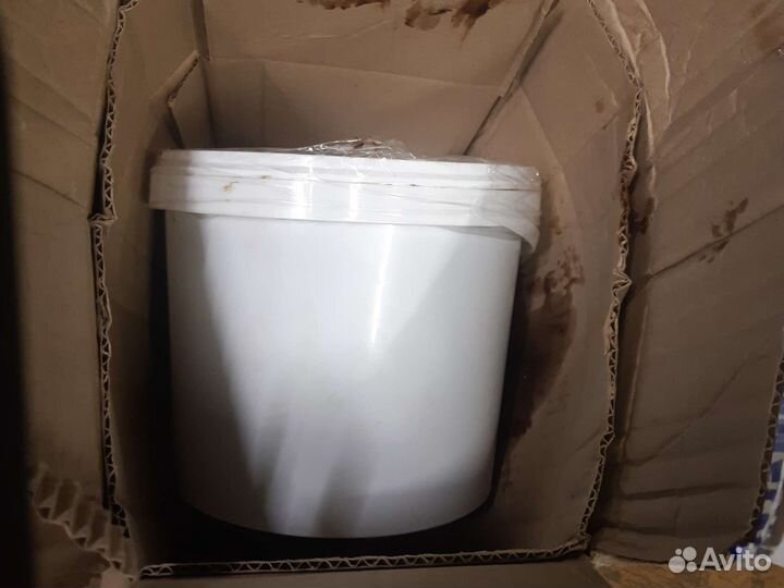 Ведро пластиковое с крышкой 10л