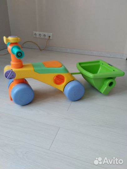 Толкалка/ходунки 2 в 1 Tomy для