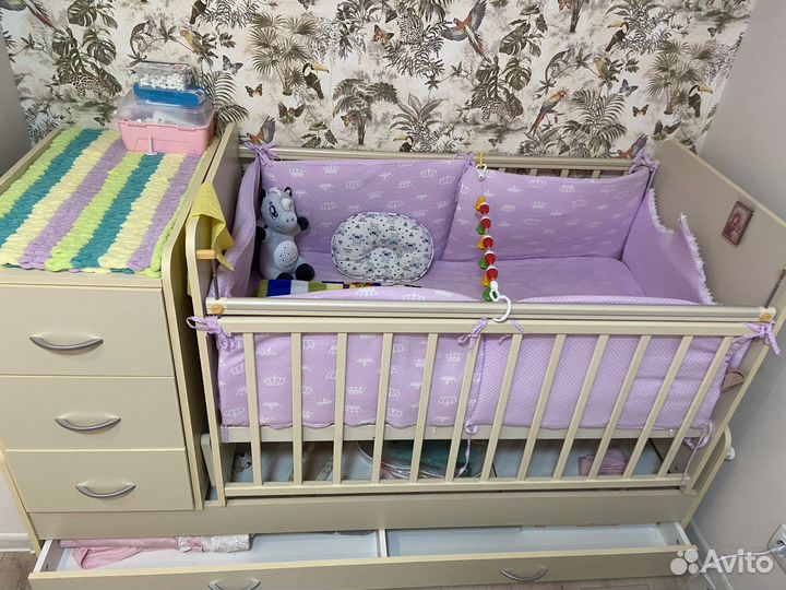 Детская кроватка-трансформер с комодом
