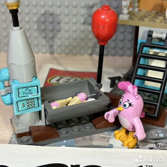 Lego Angry Birds Разгром Свинограда 75824