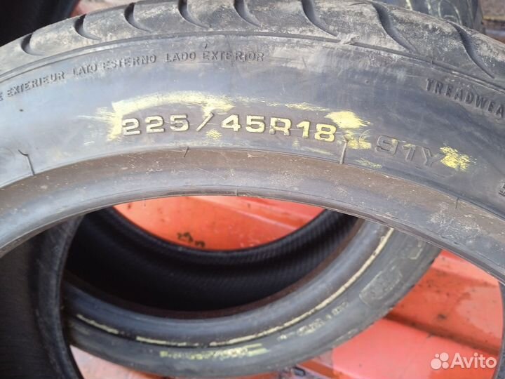 Goodyear EfficientGrip 225/45 R18