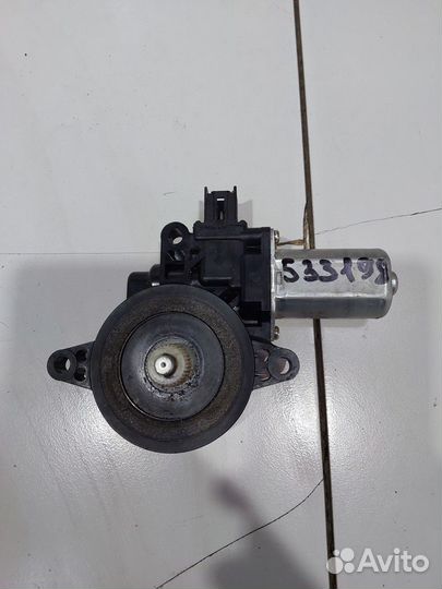 Моторчик стеклоподъемника задний левый