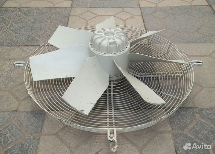 Осевой вентилятор 560мм