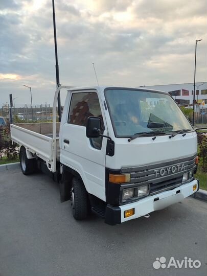 Toyota Dyna бортовой, 1992