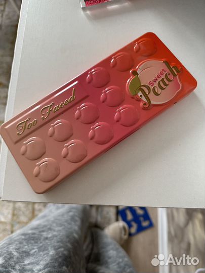 Палетка теней too faced Peach