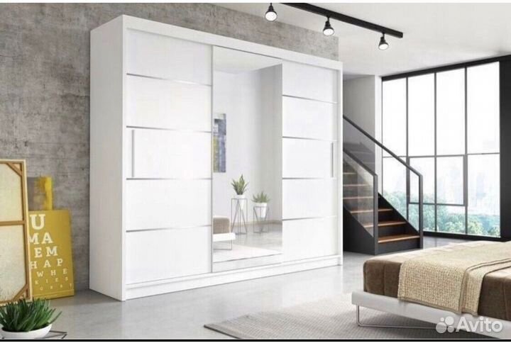 Шкафы-купе фабричные с зеркалом