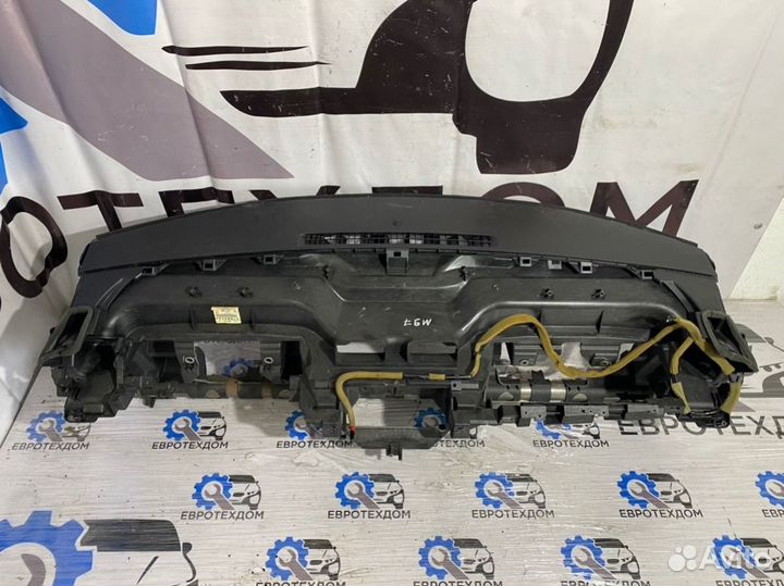 Панель передняя (Торпедо) передний Mazda 3 BK Z601