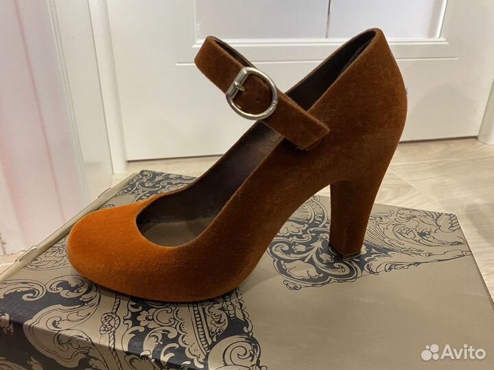 Замшевые туфли Франция