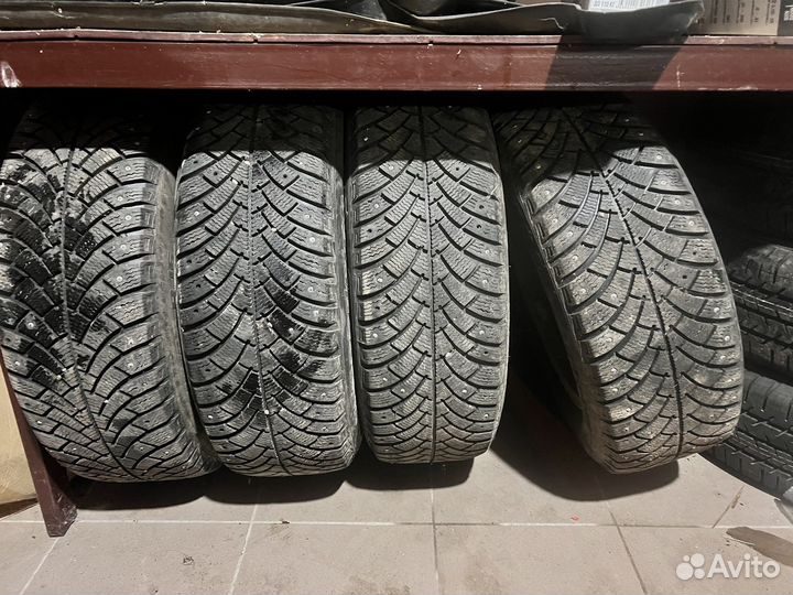 Bfgoodrich G-Force Stud 215/65 R16