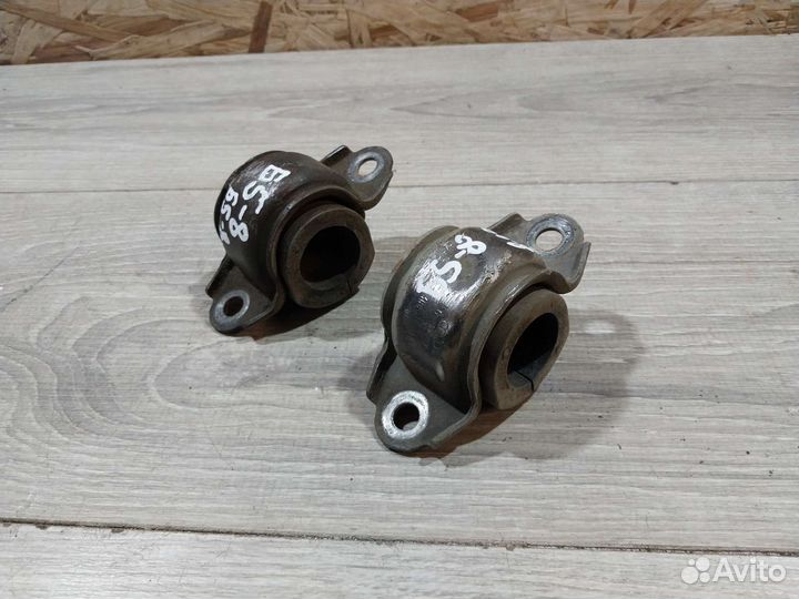 Крепление стабилизатора Volkswagen Passat B5 хомут