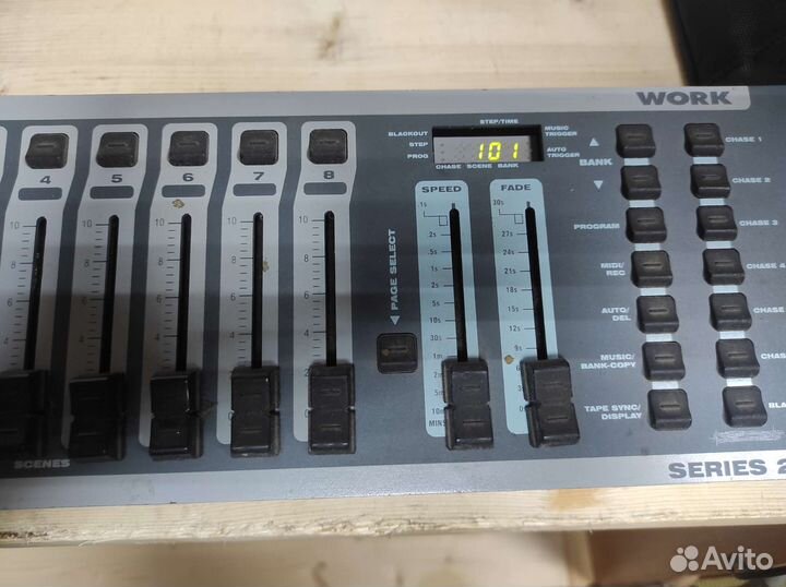 Пульт управления световыми приборами, 