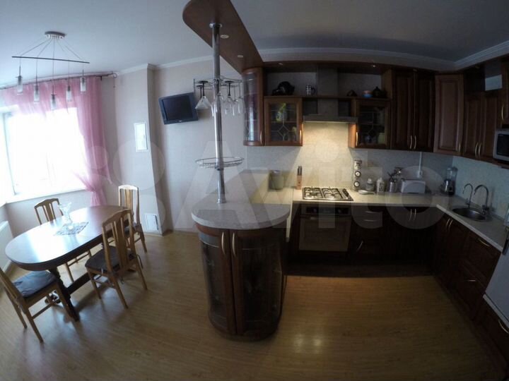 2-к. квартира, 76 м², 5/7 эт.