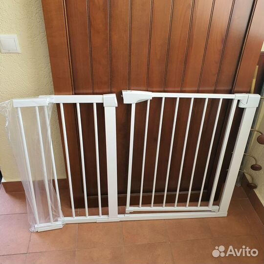 Защитный барьер-калитка для проёмов