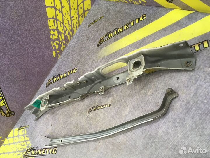 Планка телевизора верхняя Тойота Альфард ATH10