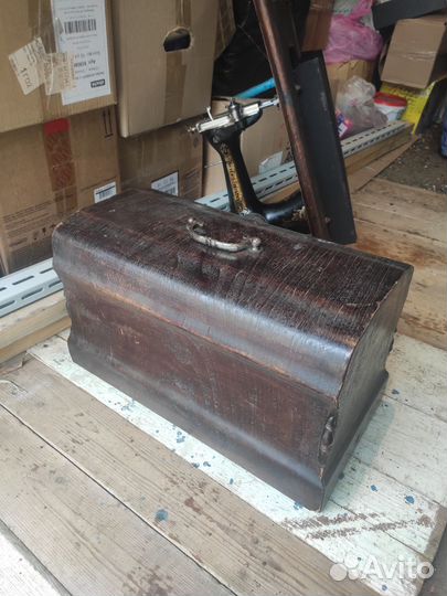 Швейная машина Singer