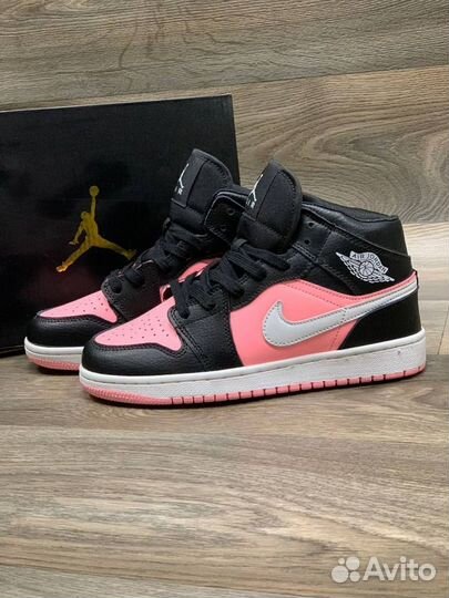 Кроссовки nike air jordan 1 mid