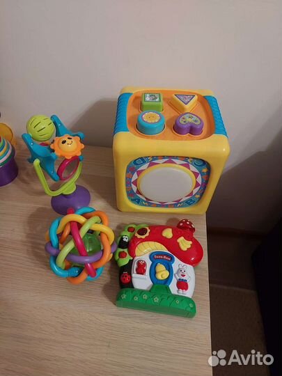 Развивающие игрушки для малышей пакетом