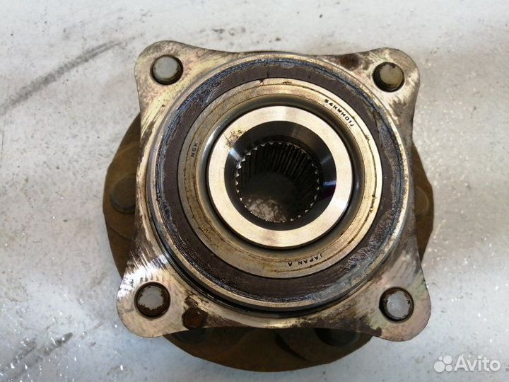 Ступица передняя левая Toyota Land Cruiser Prado