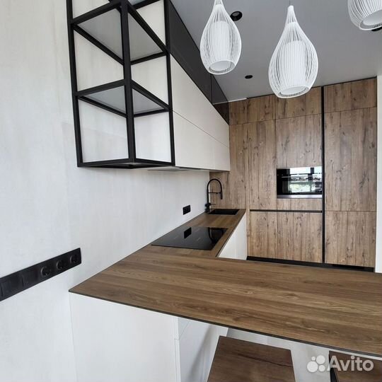 Кухонный гарнитур в современном стиле на заказ