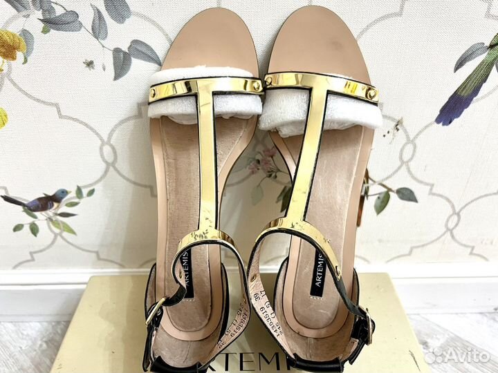 Босоножки женские 39 размер натуральная кожа новые