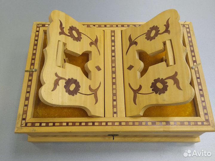 Подставка для чтения Корана