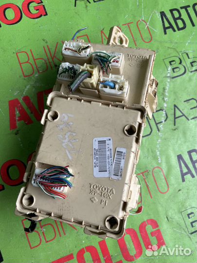 Авенсис Т250 Блок предохранителей