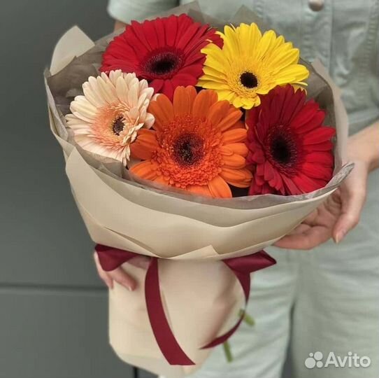Букет с герберами подарки и цветы с доставкой