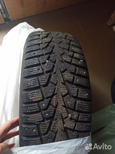 Maxxis ArcticTrekker NP3 215/55 R17 98